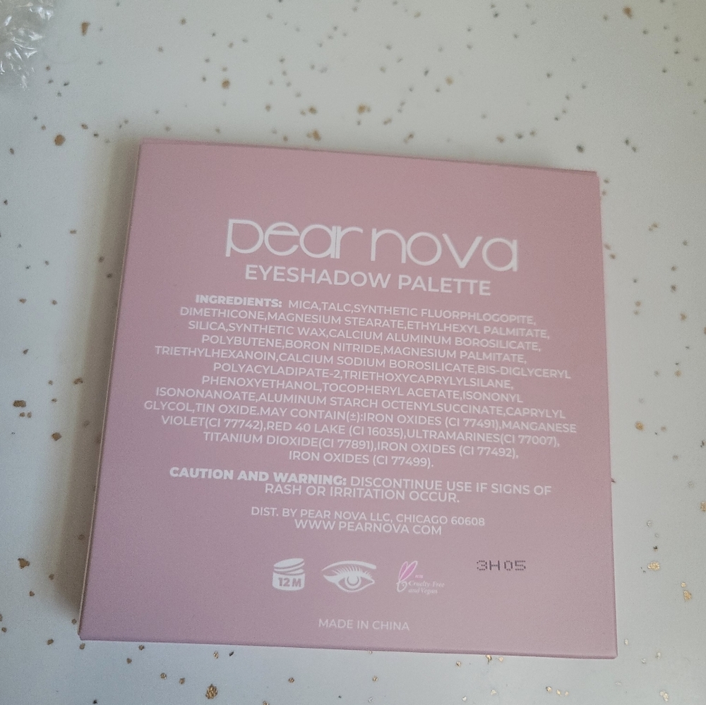 Eyeshadow Palette - Picture 3 of 5
